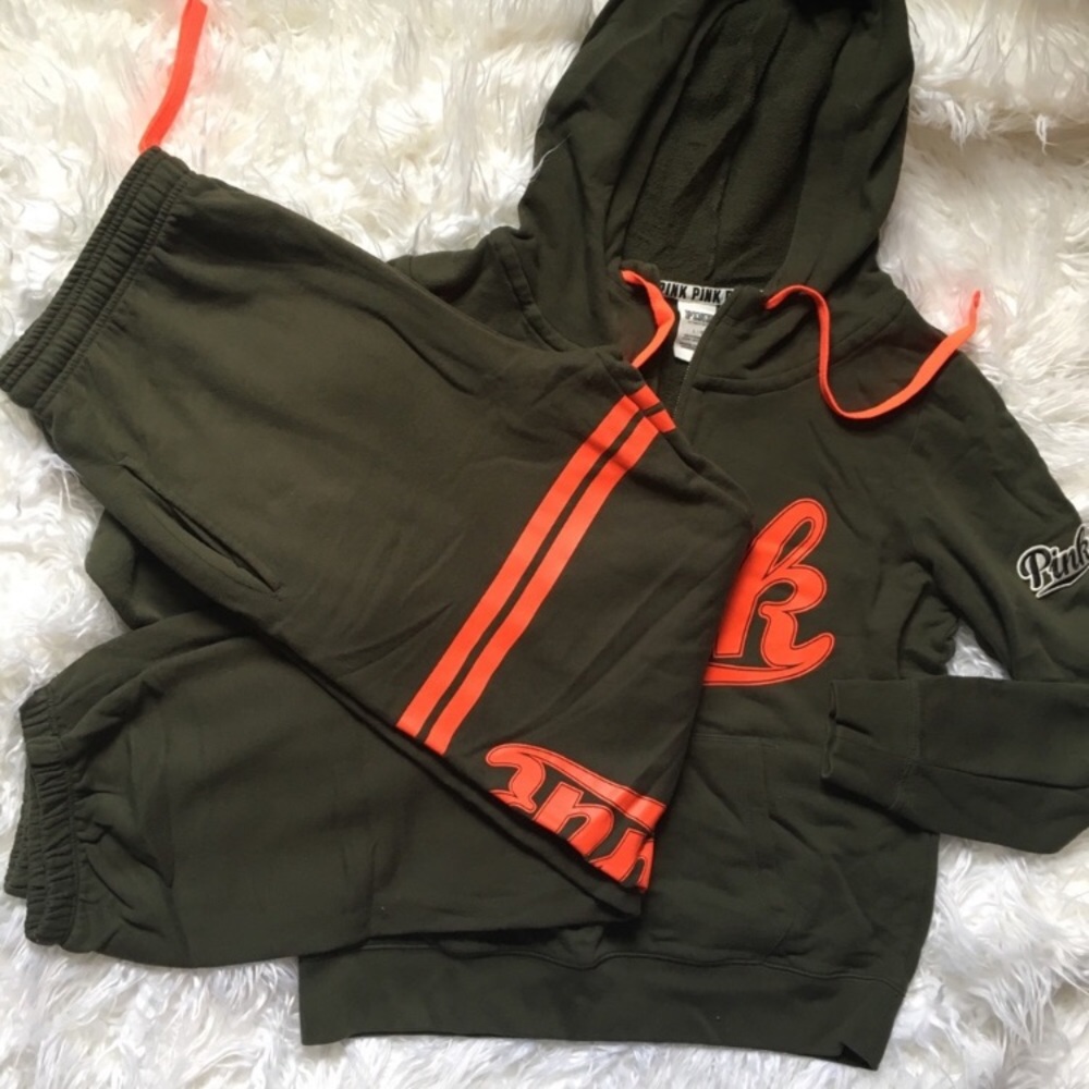 💖VS PINK Hoodie and Collegiate baggy pant